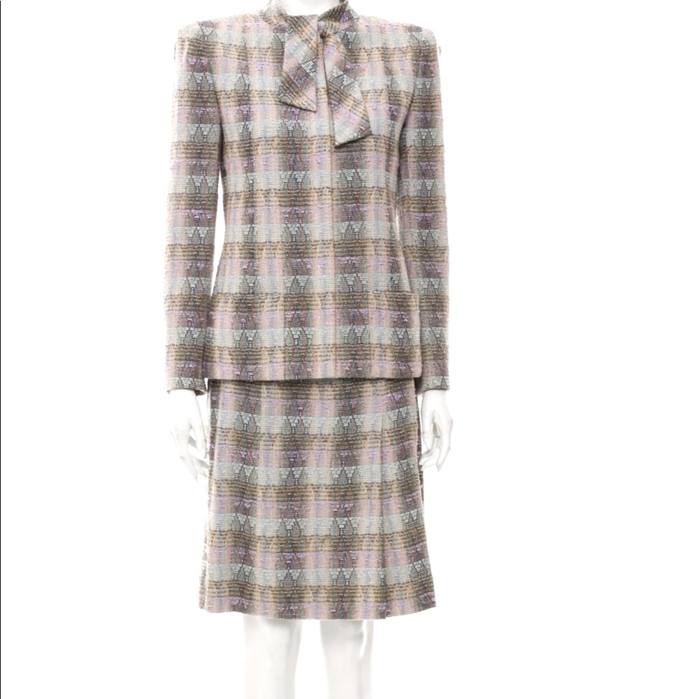 AUTHENTIC Chanel vintage suit